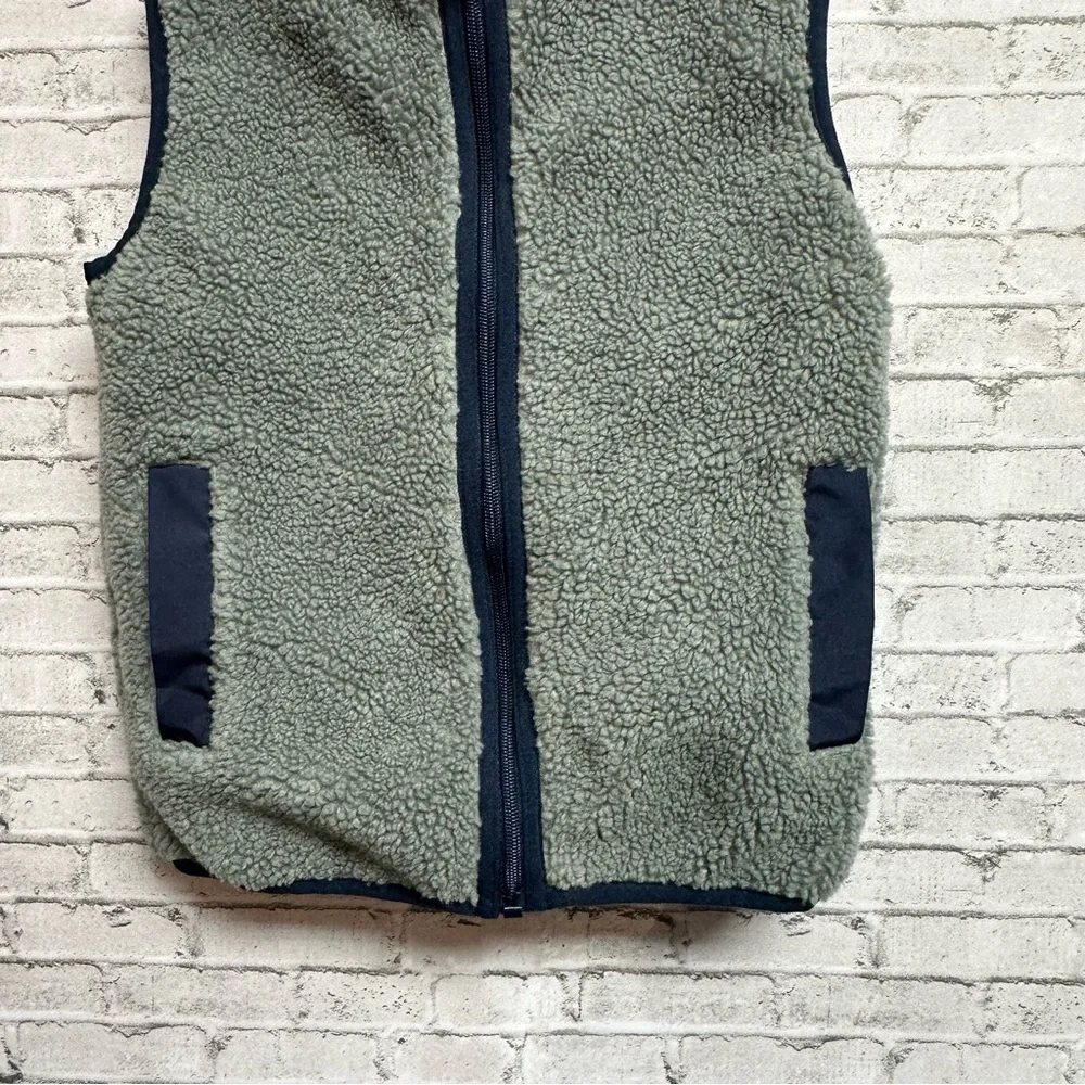 OshKosh BGosh Gray Sherpa Toddler Boys Size 4 Vest Navy Trim Lined Pockets